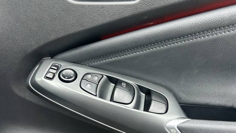 Nissan Juke 1.0 DiG-T N-Connecta 5dr DCT Petrol Hatchback